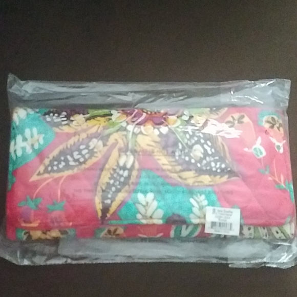 NWT Rumba Vera bradley RFID trifold and hobo bag - Picture 2 of 3